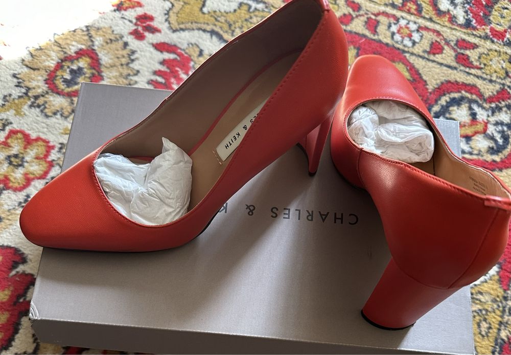 Туфли Charles & Keith, размер 35