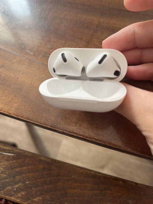 Airpods 4совершенно новые