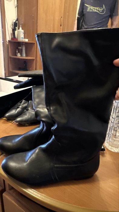 Продам осенние сапоги женские