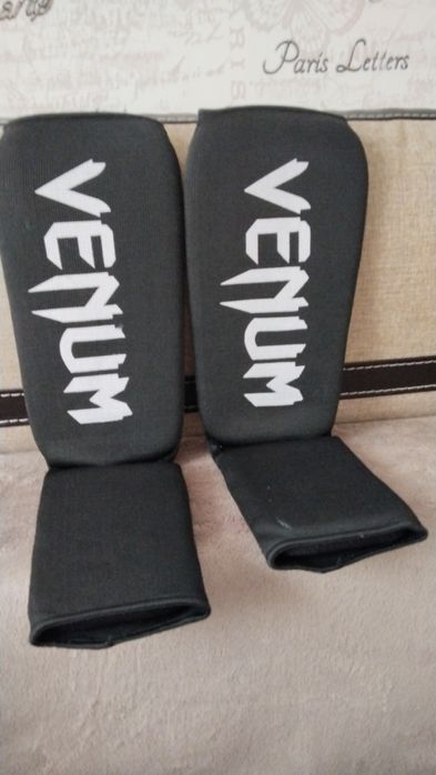 Продам щитки на ноги