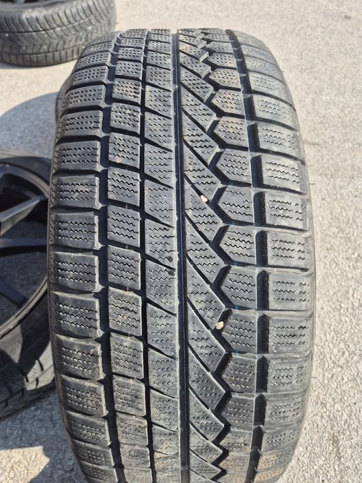 2бр. 235/45/19 Toyo гуми зимни