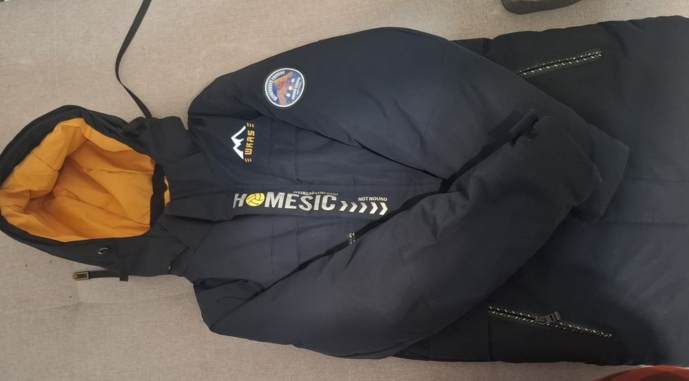 Продам куртку на мальчика