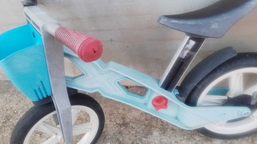 Колело без педали и тротинетка.