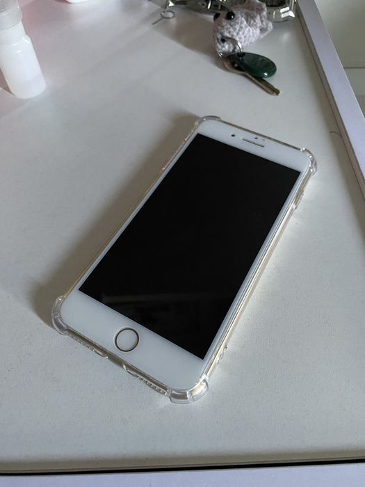 Продам айфон 7+  в идеальном состоянии
