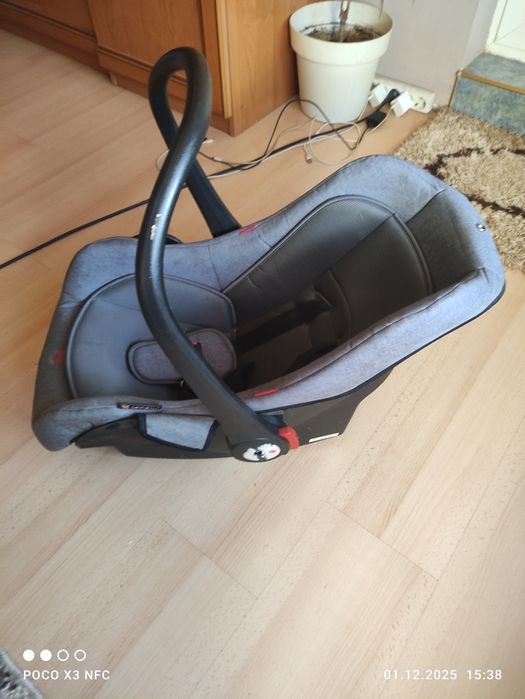 Продавам бебешко столче за автомобил