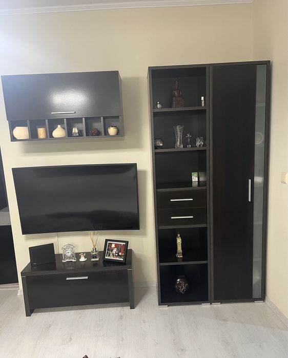 Vand mobila pentru living