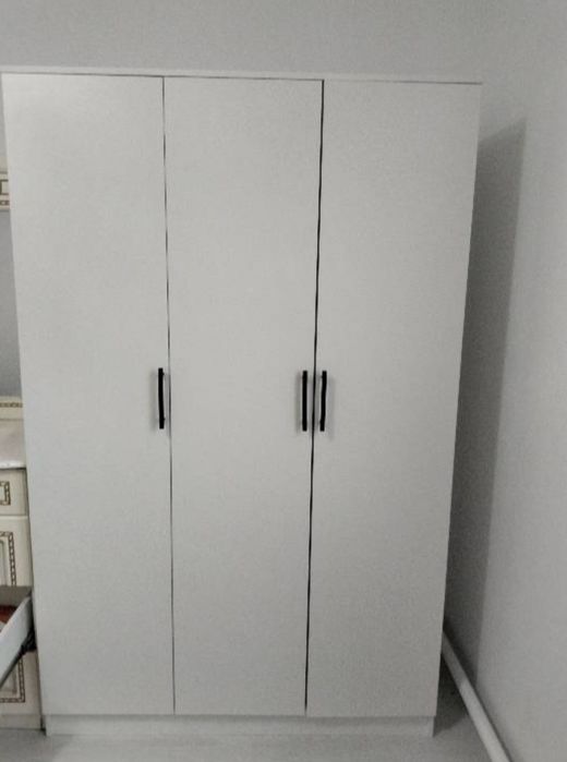 Продам шкаф белые