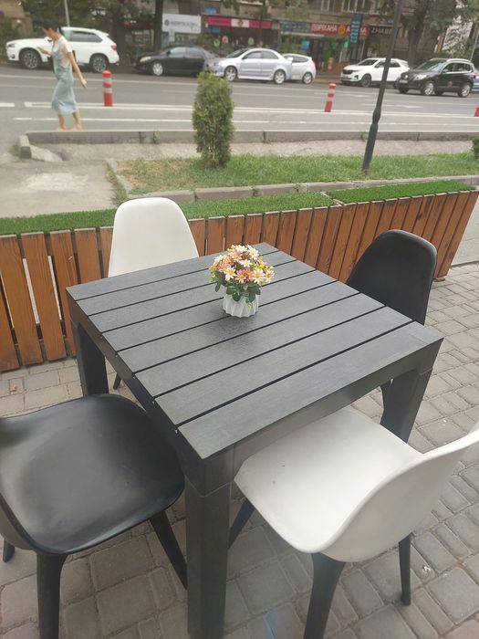 Продаём столы со стульями б/у