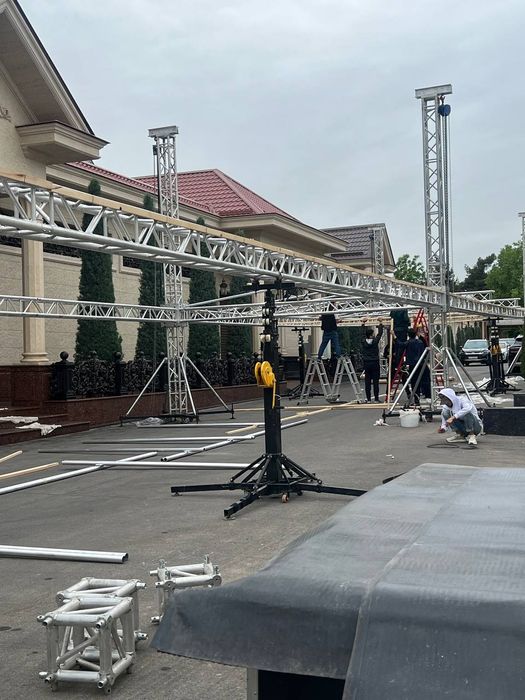 Аренда и продажа Алюминиевые конструкции Ферма Элеватор