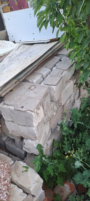 Продам блочный кирпич