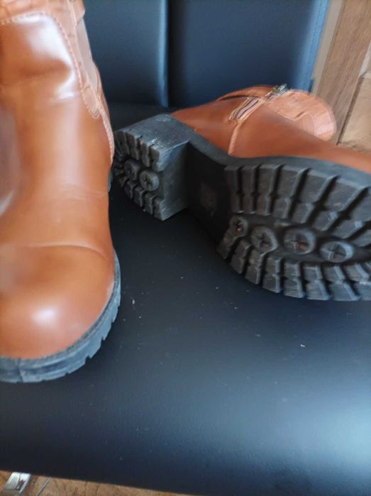 Дамски есенно-зимни боти