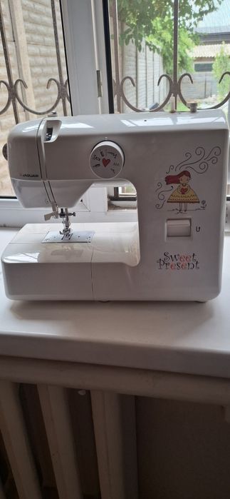 Продам швейная машинку 15000