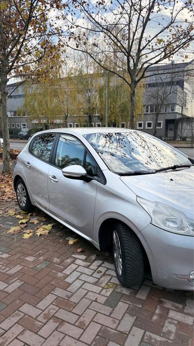 Peugeot 208, 1.2, 2012
