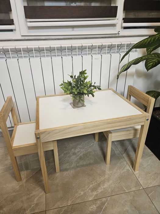 Vand masuta activitati copii + 2 scaune