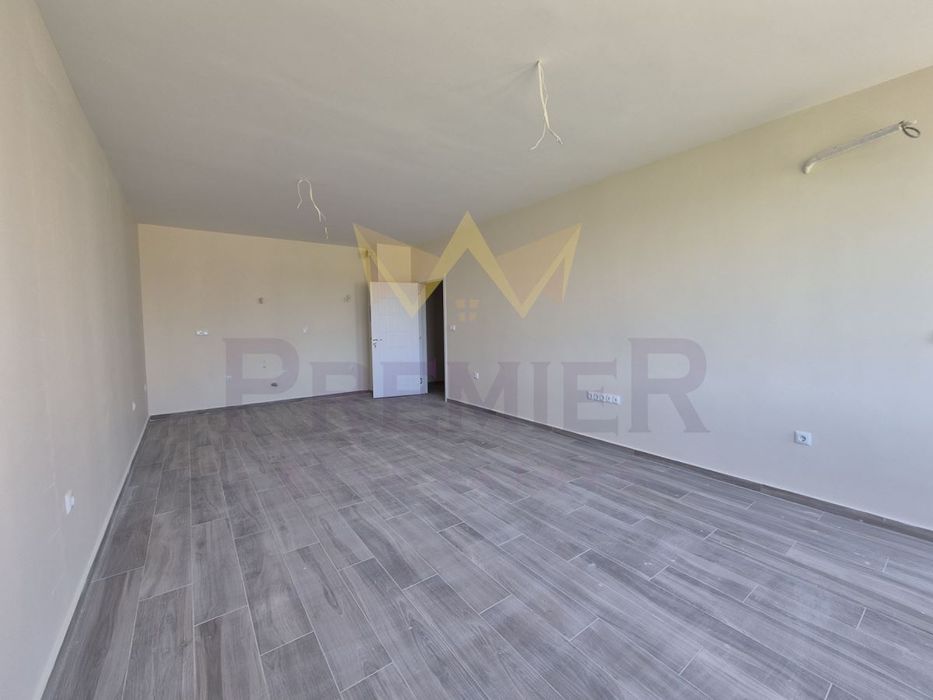 Продава се Тристаен апартамент в Бургас, Меден рудник - зона Д - 92 кв.м за 1606 €/кв.м - Снимка #4