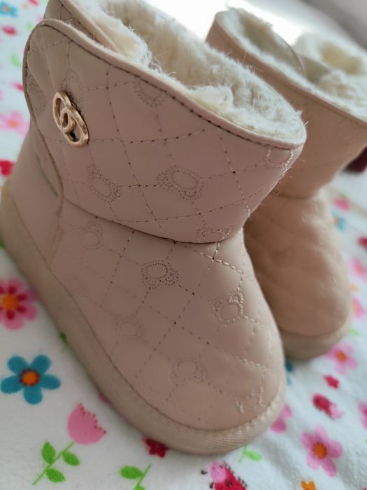 Продам сапожки на девочку