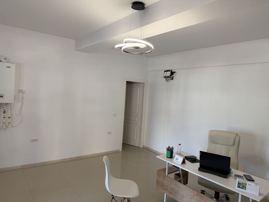 Vand spatiu comercial