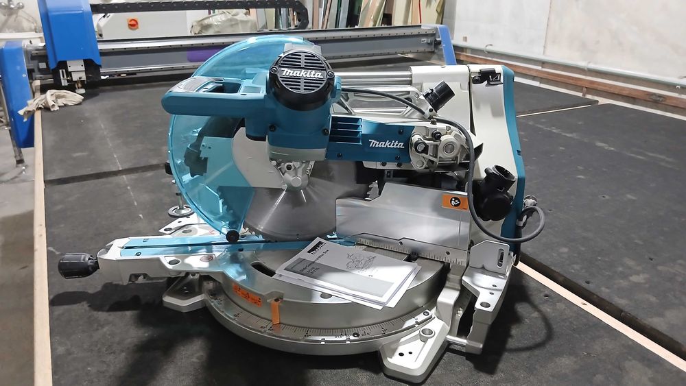 Тарцовочная пила Makita DXT 305mm LS1219