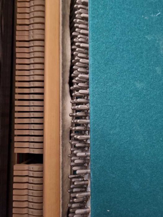 пиано BELARUS класическо, предназначено за експорт