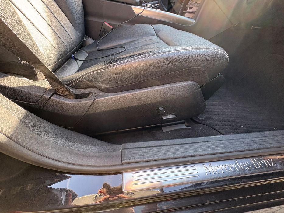 Vând Mercedes-Benz E Class