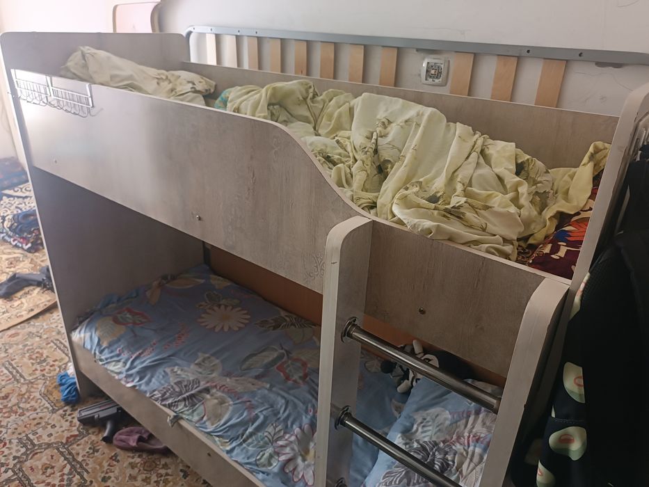 Двухярусный кровать