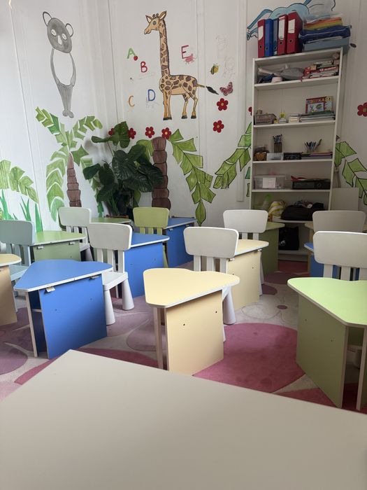 Продам столы детские ромашки