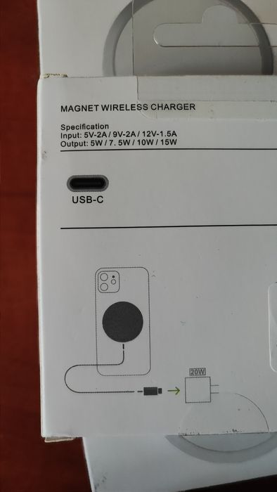 Încărcător wireless universal nou la cutie