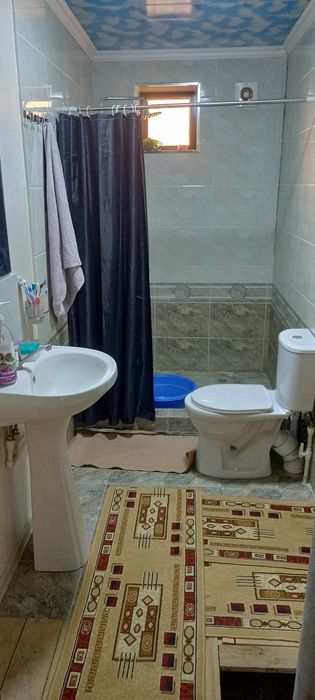 Уй сотилади 12 сотих, 7 хона, ошхoна,санузел,хаммом