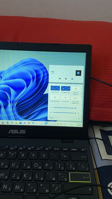 Ноутбук Asus сатылады
