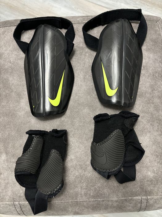 Футболни кори Nike с предпазители за глезен