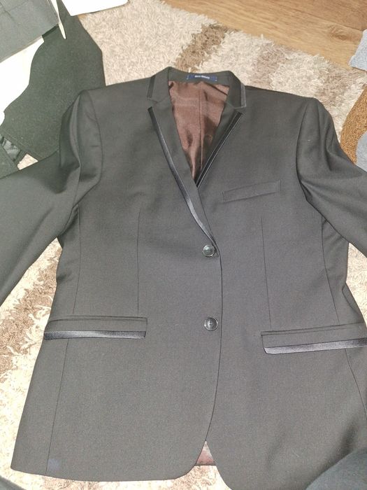 Продам мужской костюм