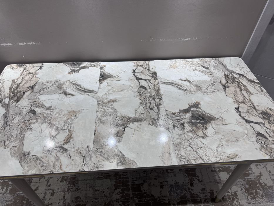 Продам стол для кухни