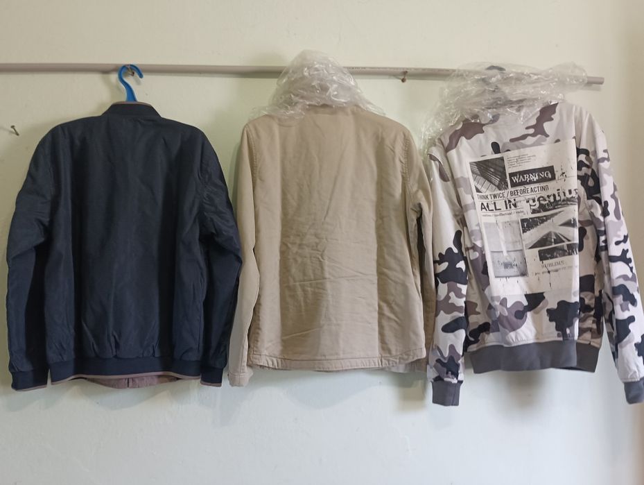 Куртки, бомбер хаки, джинсовка.
