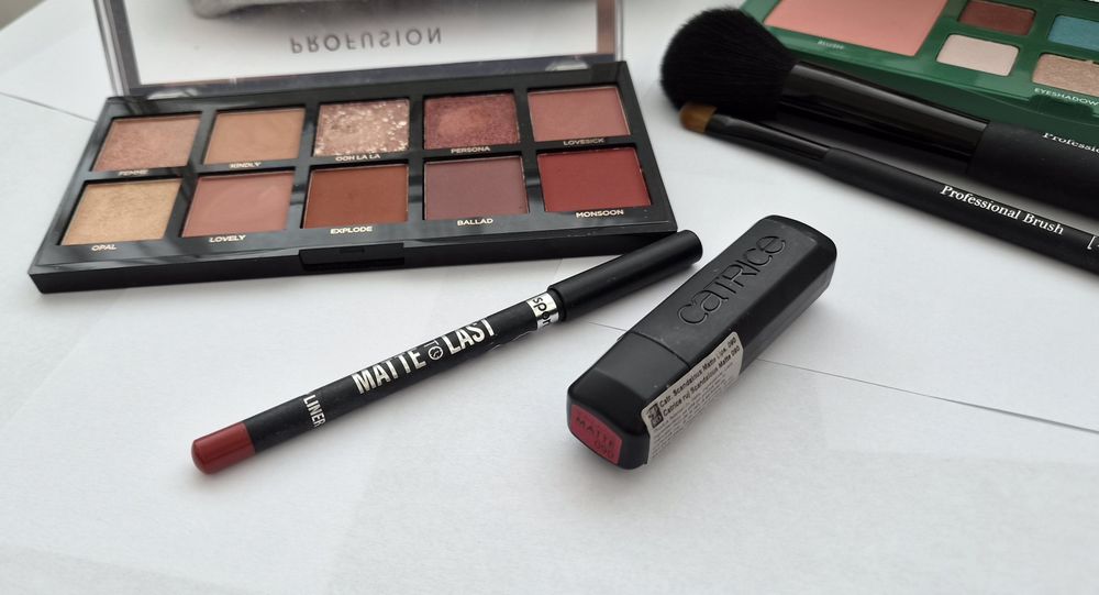 Trusa make-up femei