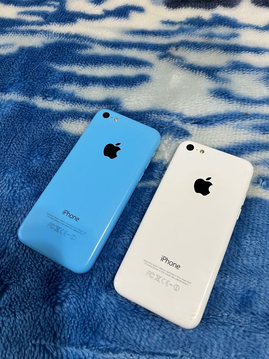Iphone 5c se colectie ambele 200 lei
