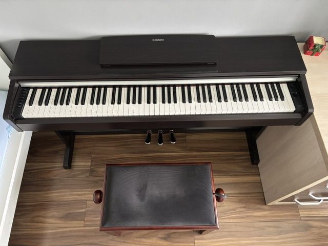 Yamaha Arius YDP-142