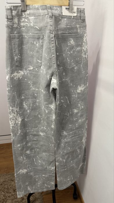 Дънки  в сиво с джобове спортно елегантни