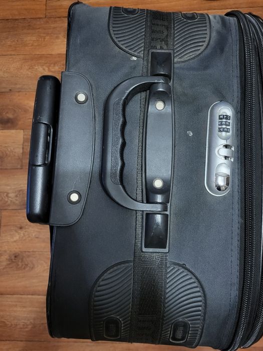 Продам чемодан- большой