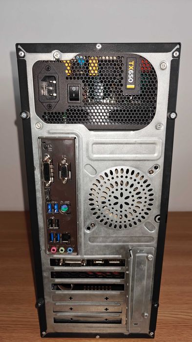 Vând PC Desktop Gaming