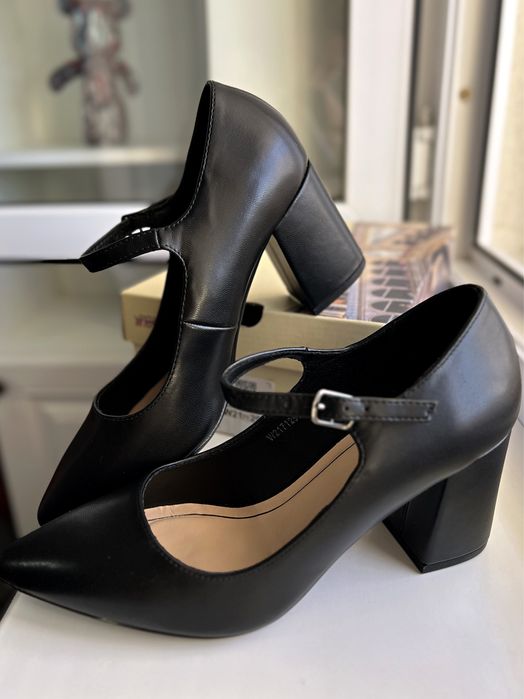 Туфли на каблуке