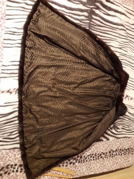 Haină de blana nutrie + căciulă de blana nutrie.