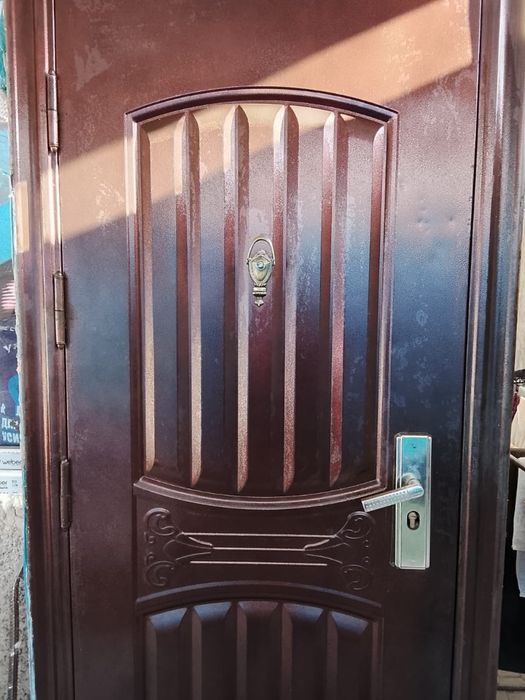 Срочно Продам железную дверь