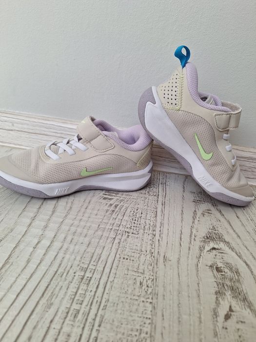 Спорти обувки за момиче