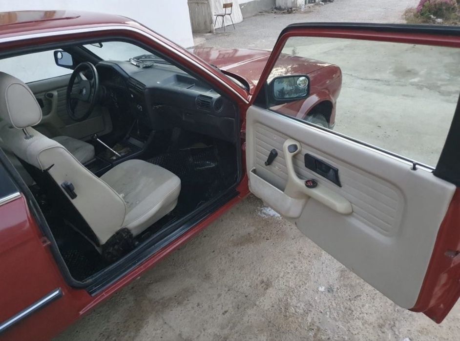 BMW e30 coupe m30 b3