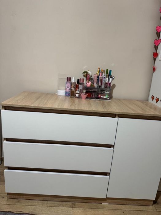 Продам комод с полками