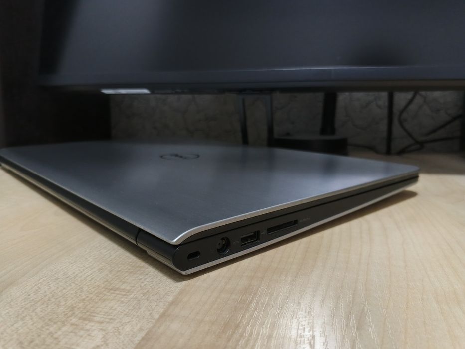 4 ядра DELL 15,6"/AMD A10-7300/8GB DDR3L/1TB HDD/Radeon R7 M265DX 3GB