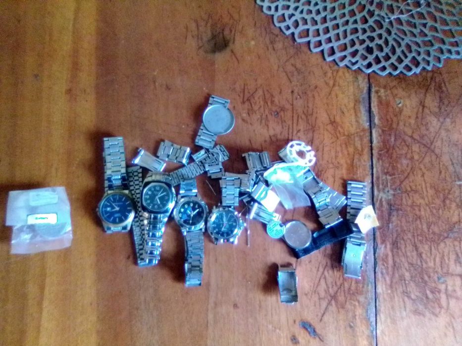 Часы на запчасти