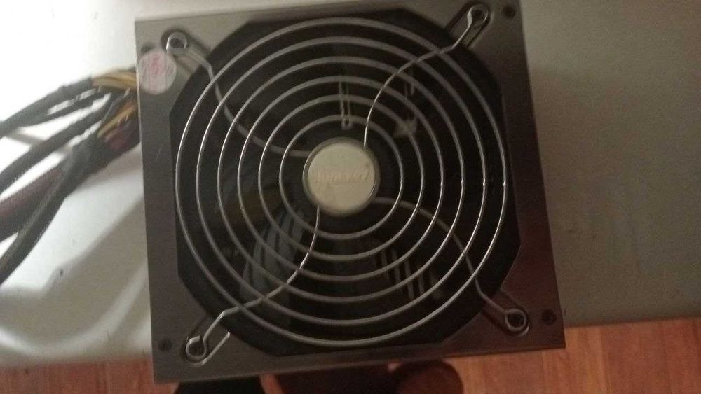 Продаю блок питания HuntKey Green Power 450W