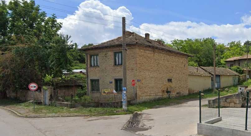 Продава се Къща в Опака - 200 кв.м за 175 €/кв.м - Снимка #1