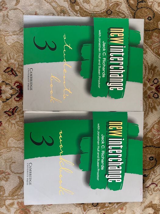 Книги англиский почти новый